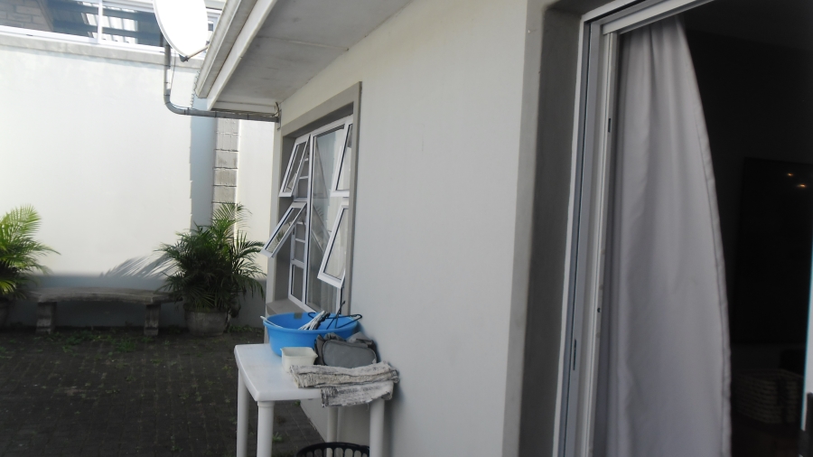2 Bedroom Property for Sale in Gonubie North Eastern Cape